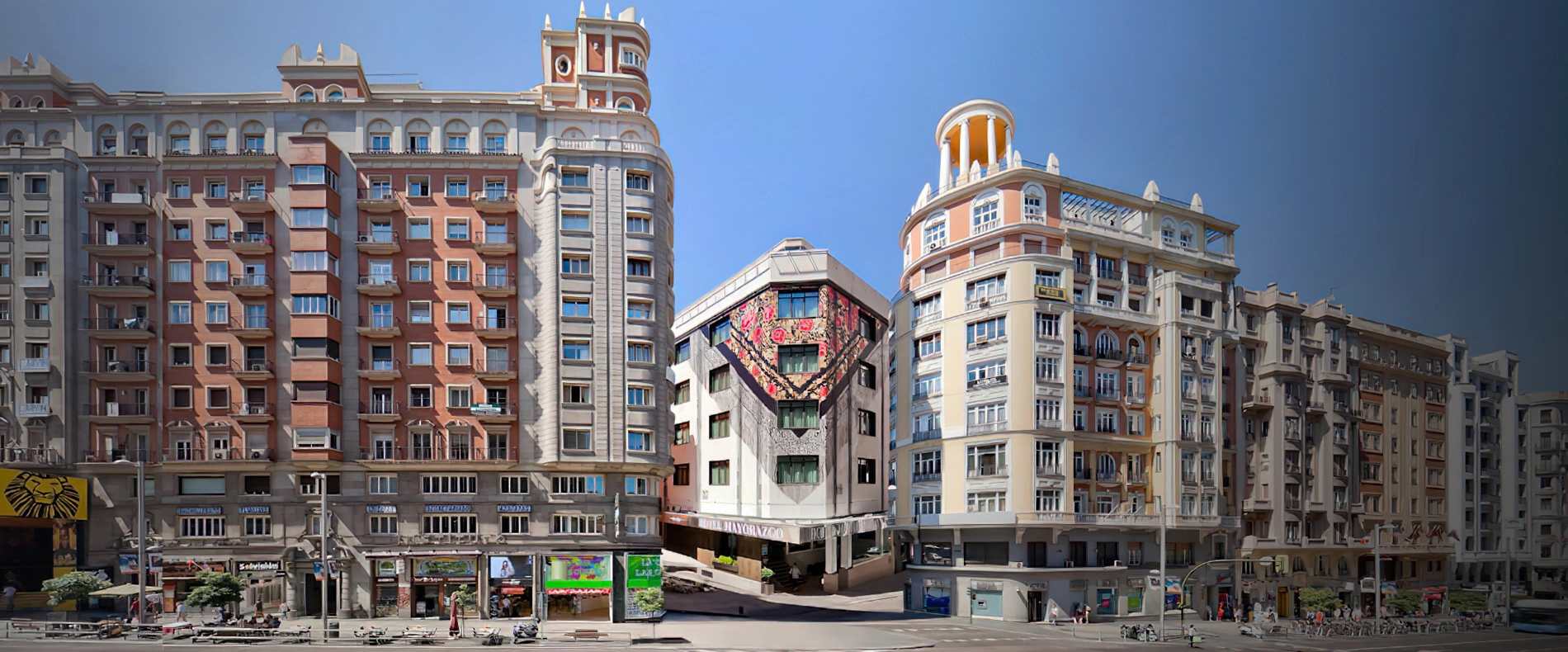 Hotel Mayorazgo, Madrid. Amueblado con las camas abatibles LA LITERAL