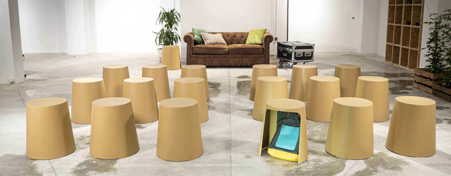 HANDY Stool furniture for events